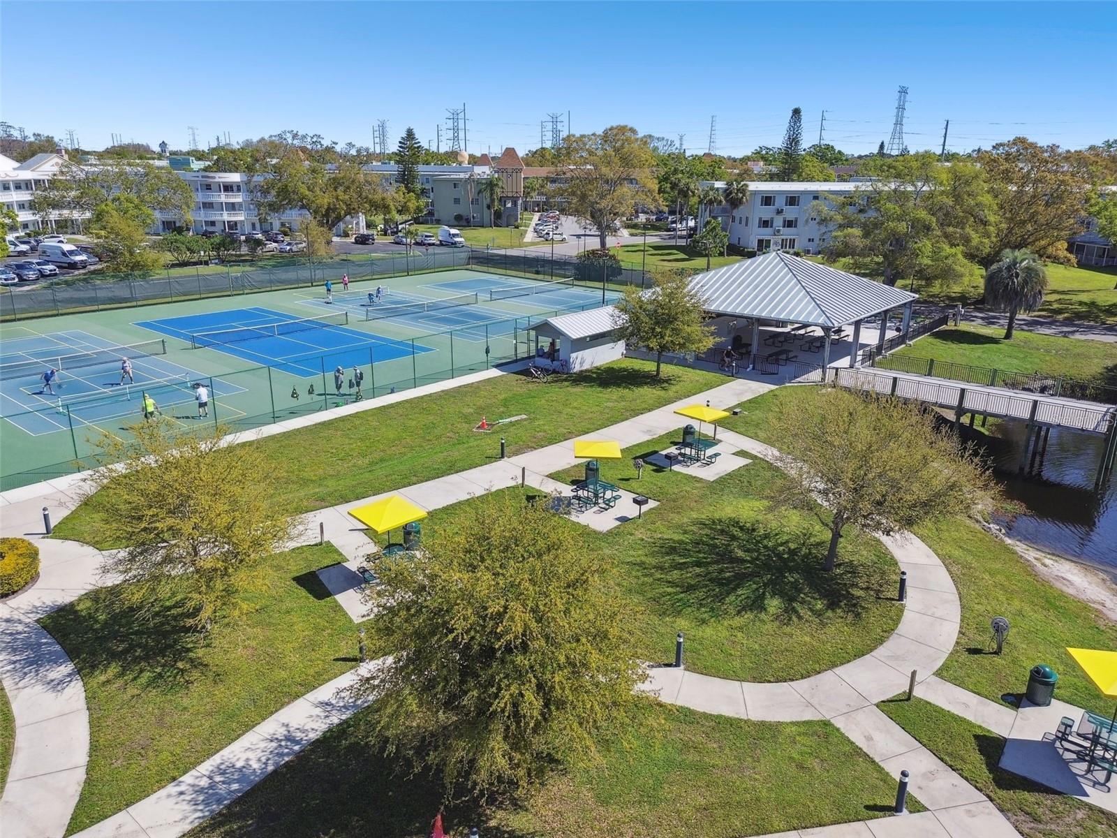 ON TOP OF THE WORLD - Residential