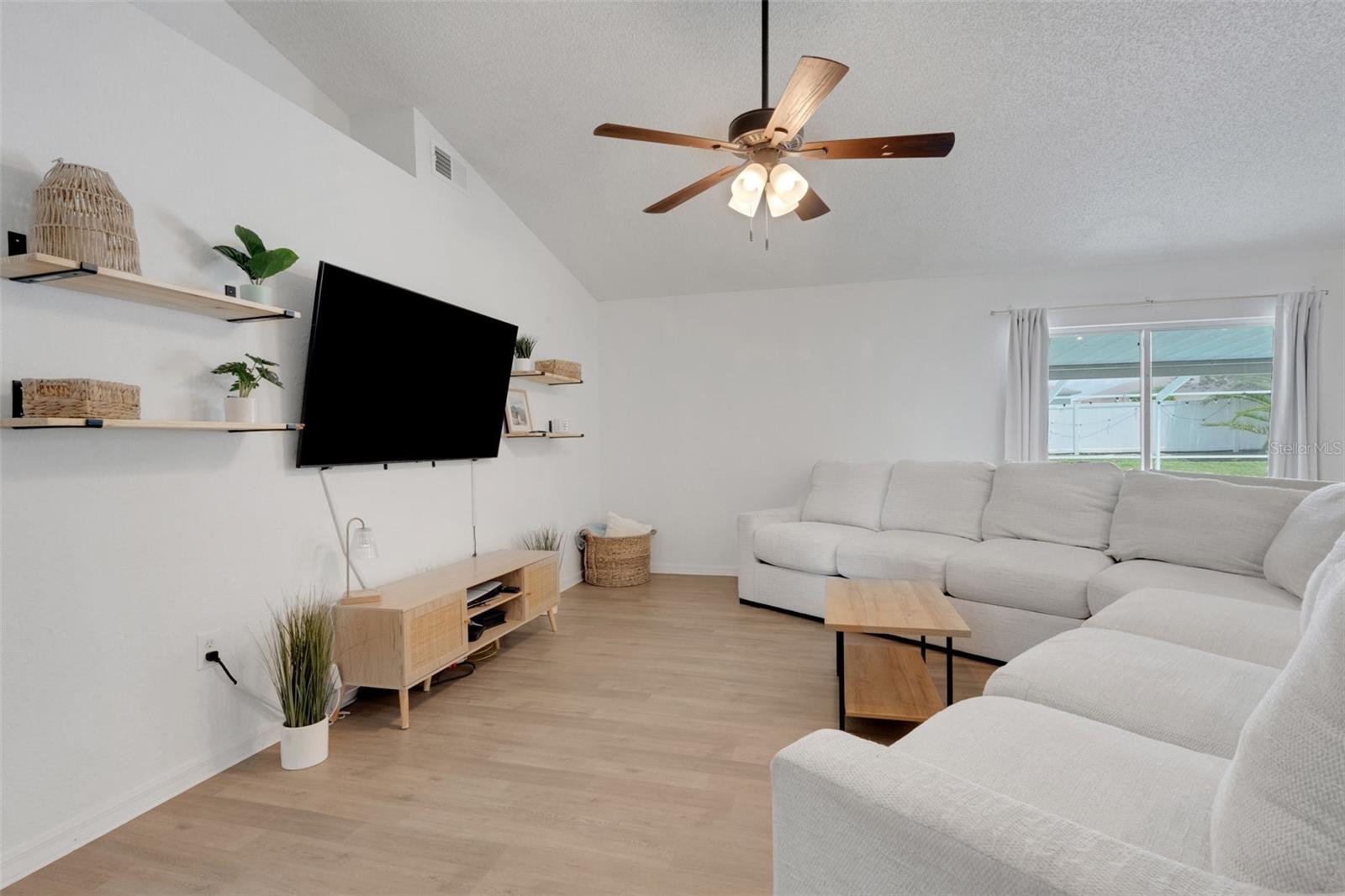 7642 HABERSHAM DRIVE