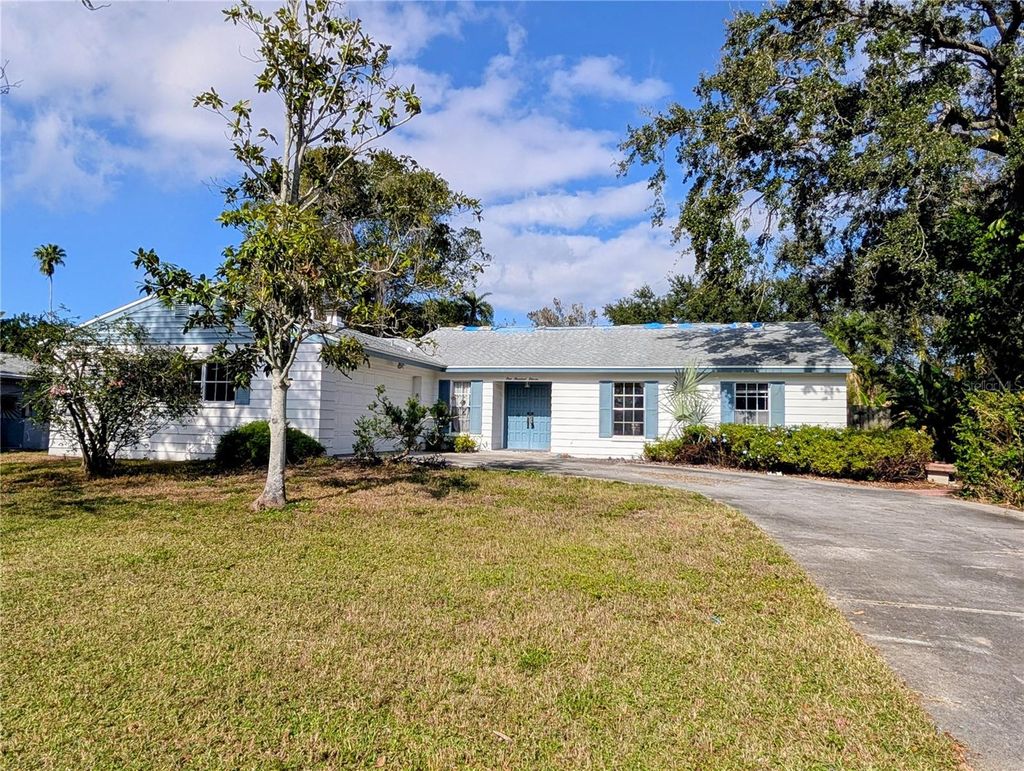 Photo of 111 58th Avenue S, St Petersburg, FL 33705 (MLS # TB8456611)
