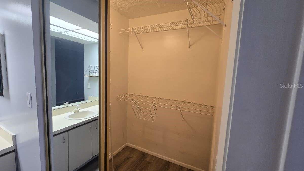 PINE SHADOWS CONDO PH 05 - Residential