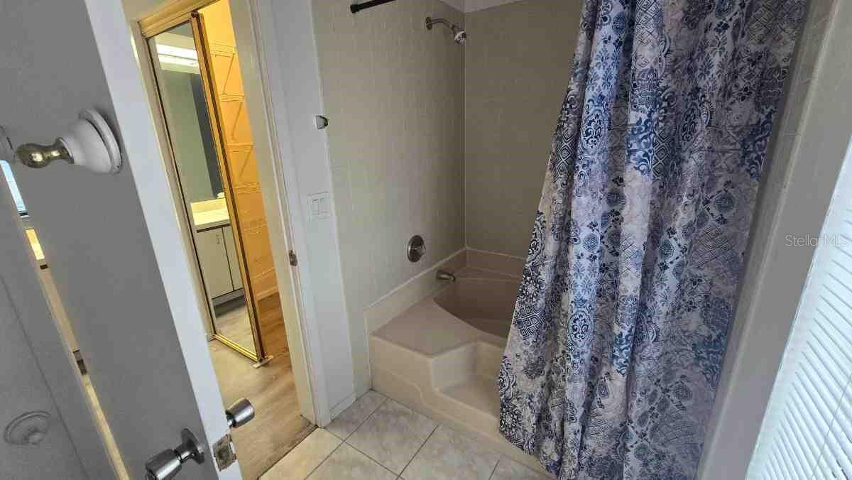 PINE SHADOWS CONDO PH 05 - Residential