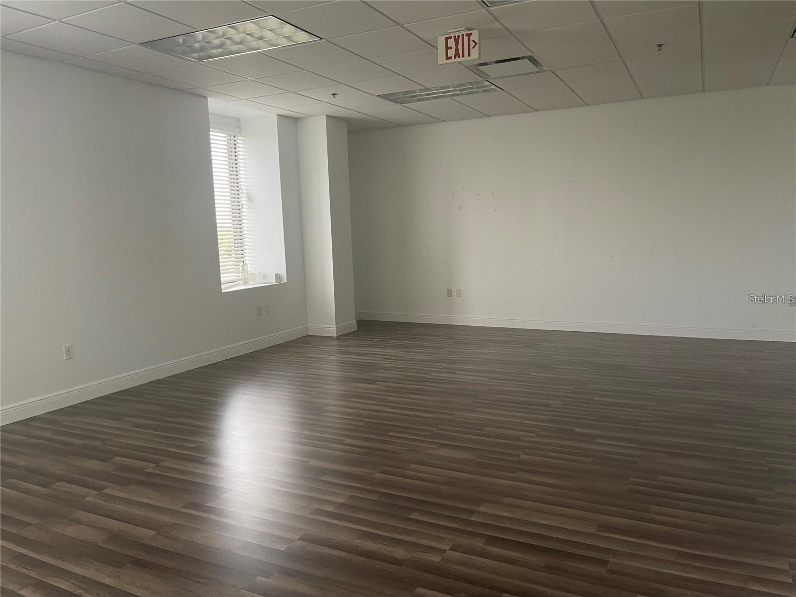 WINDERMERE BUSN CENTER - Commercial Sale