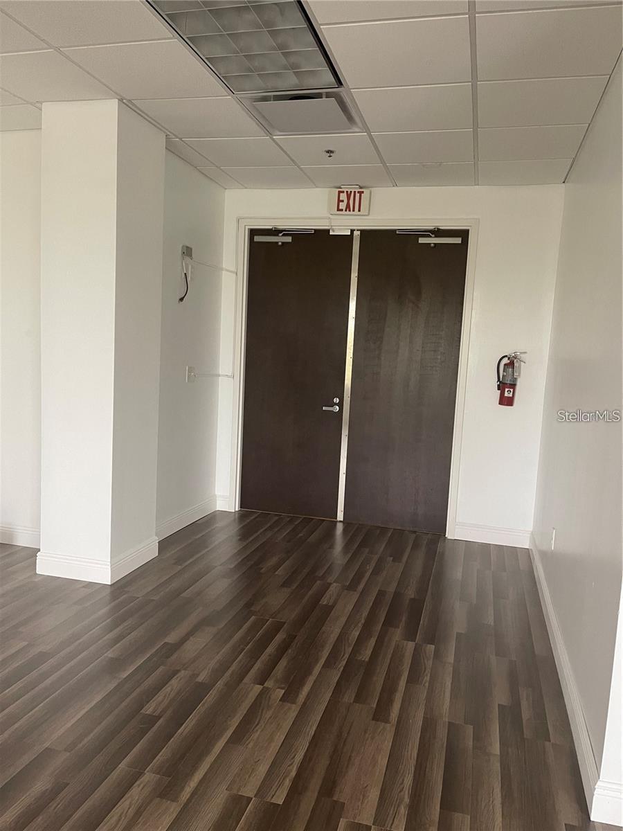 WINDERMERE BUSN CENTER - Commercial Sale