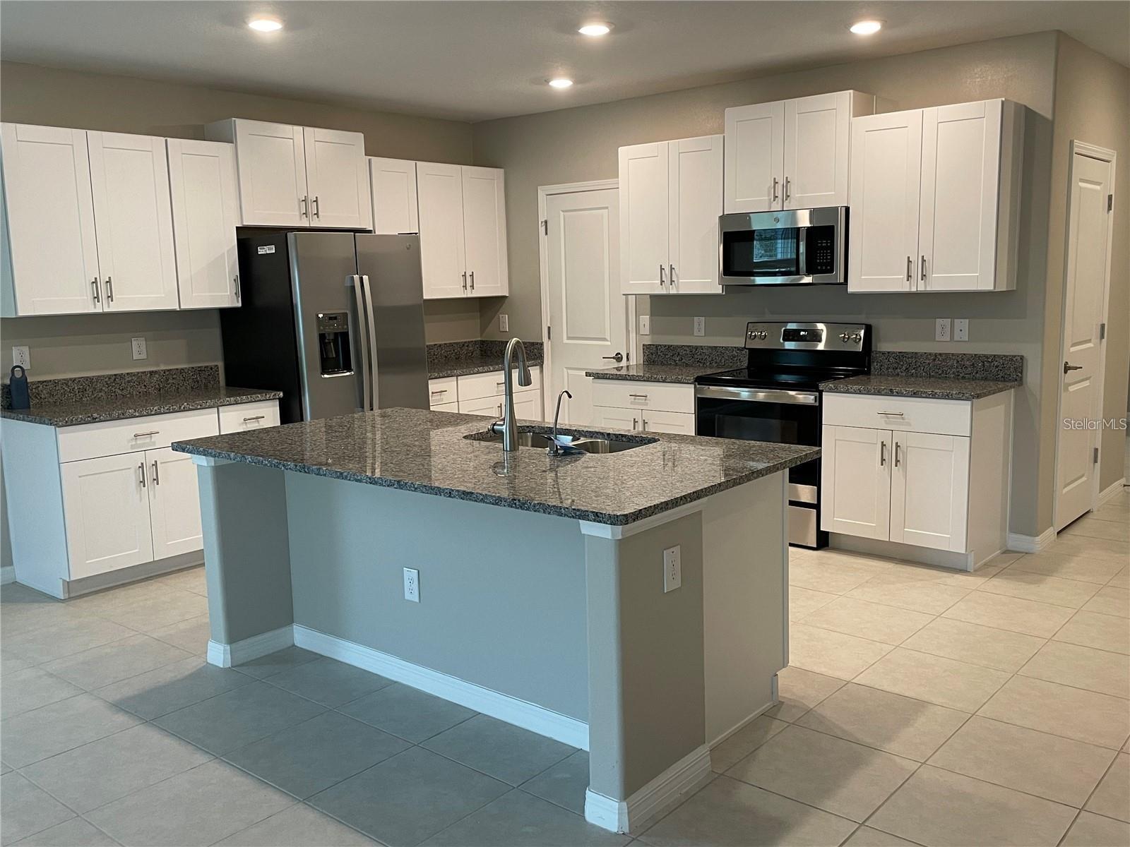 EPPERSON ESTATES - Residential Lease