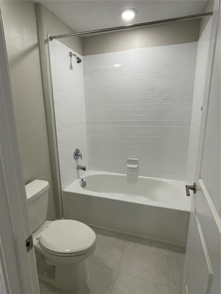 EPPERSON ESTATES - Residential Lease