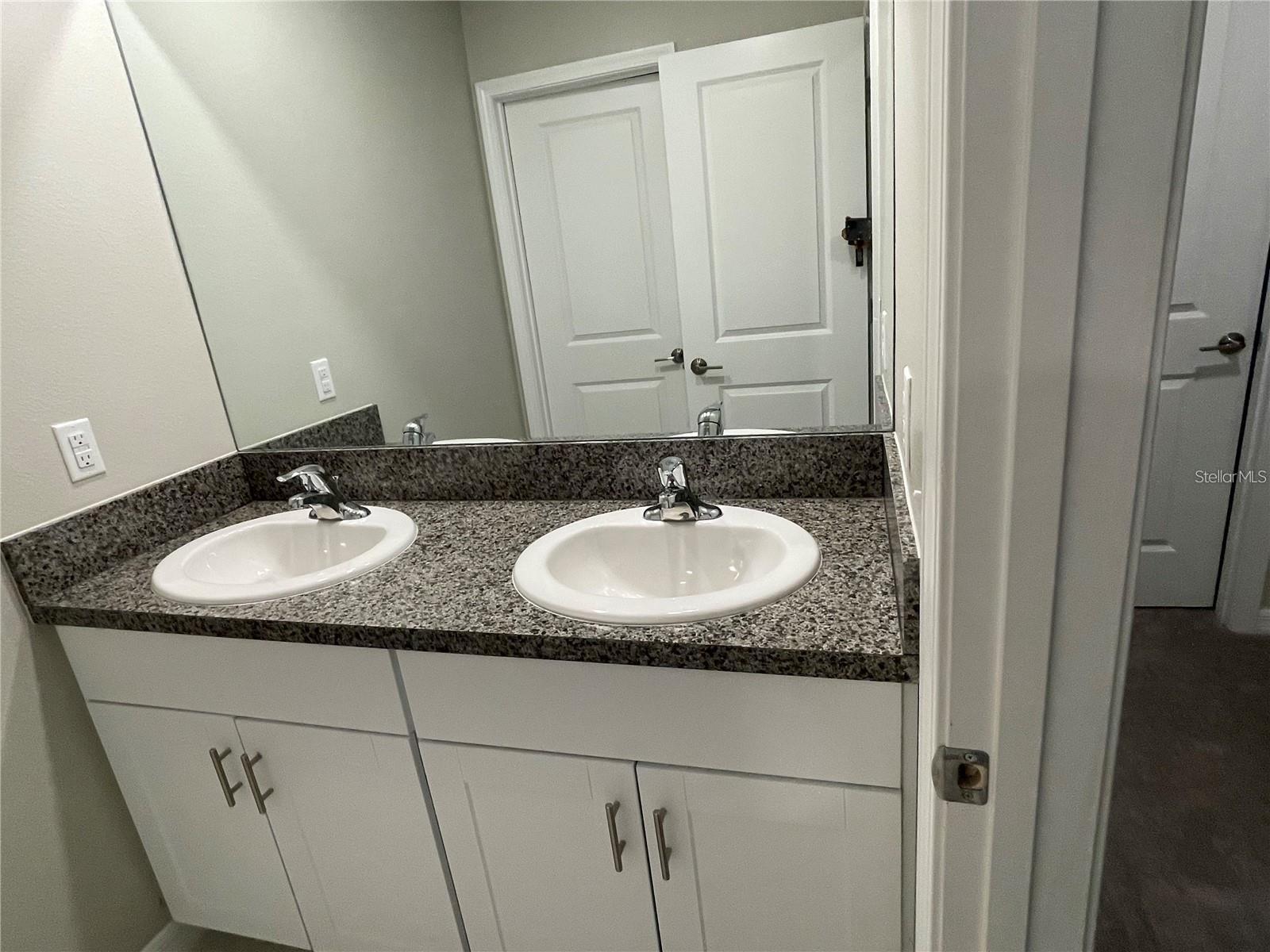 EPPERSON ESTATES - Residential Lease