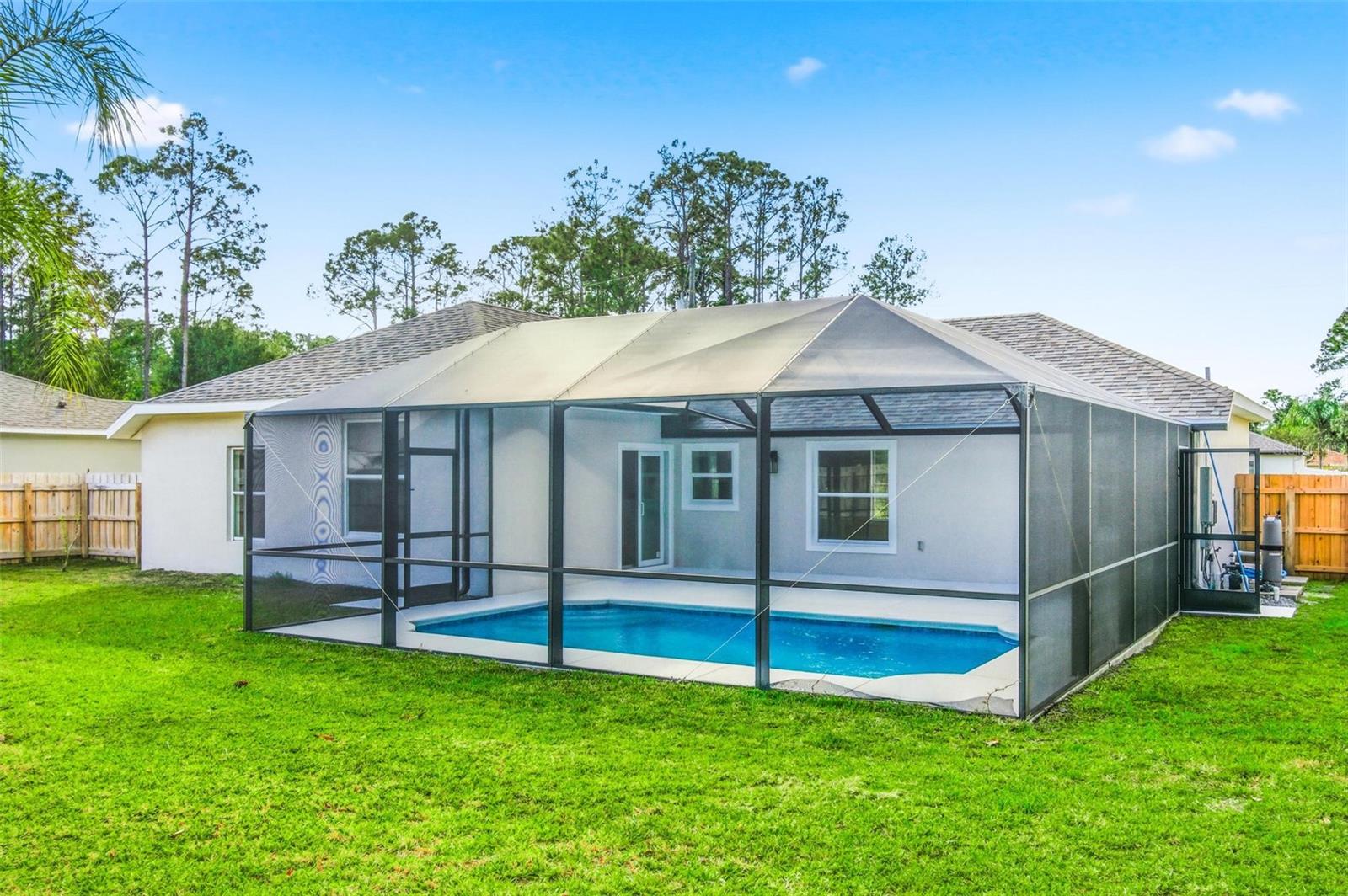 ROYAL PALMS - Residential