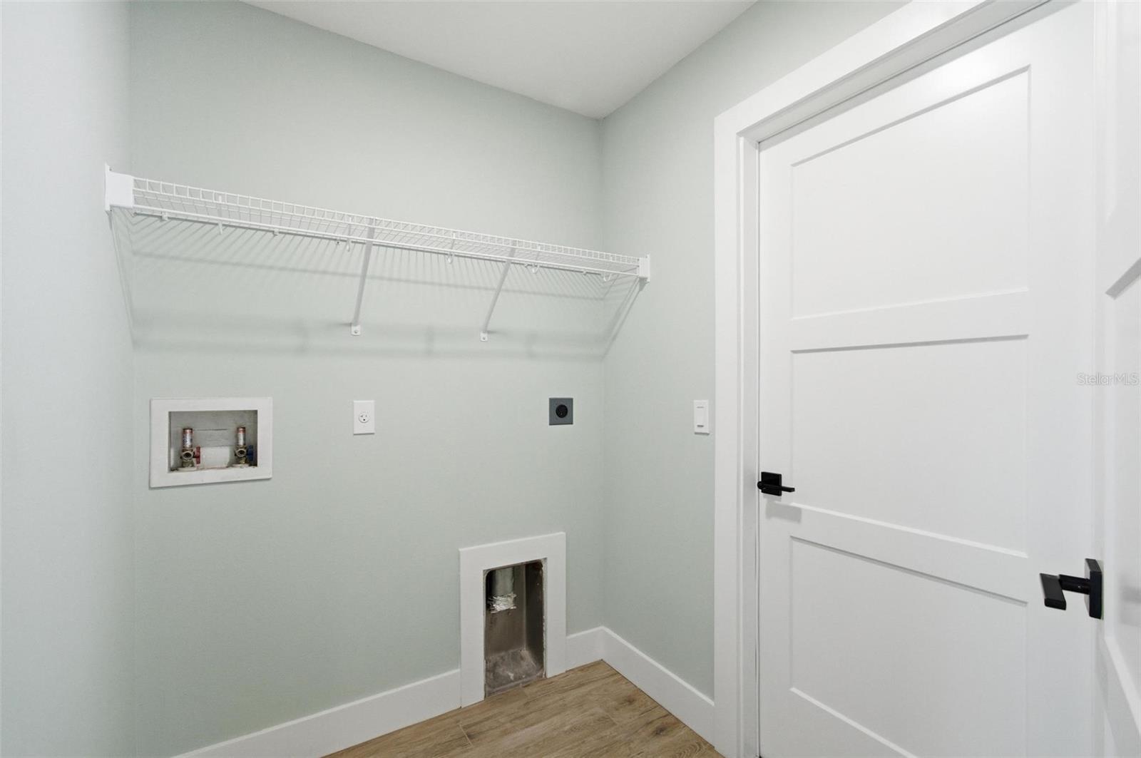 ROYAL PALMS - Residential