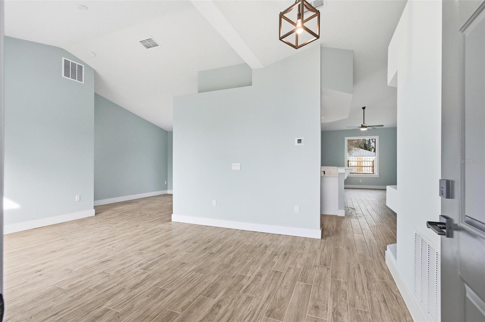 ROYAL PALMS - Residential