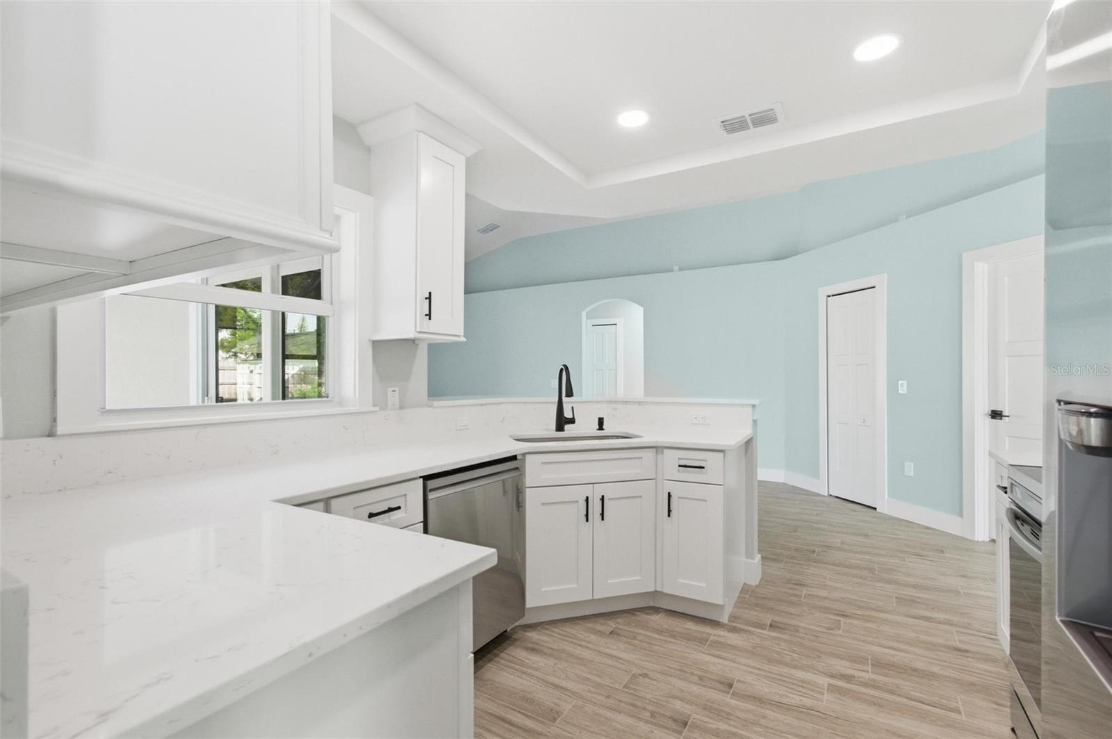 ROYAL PALMS - Residential