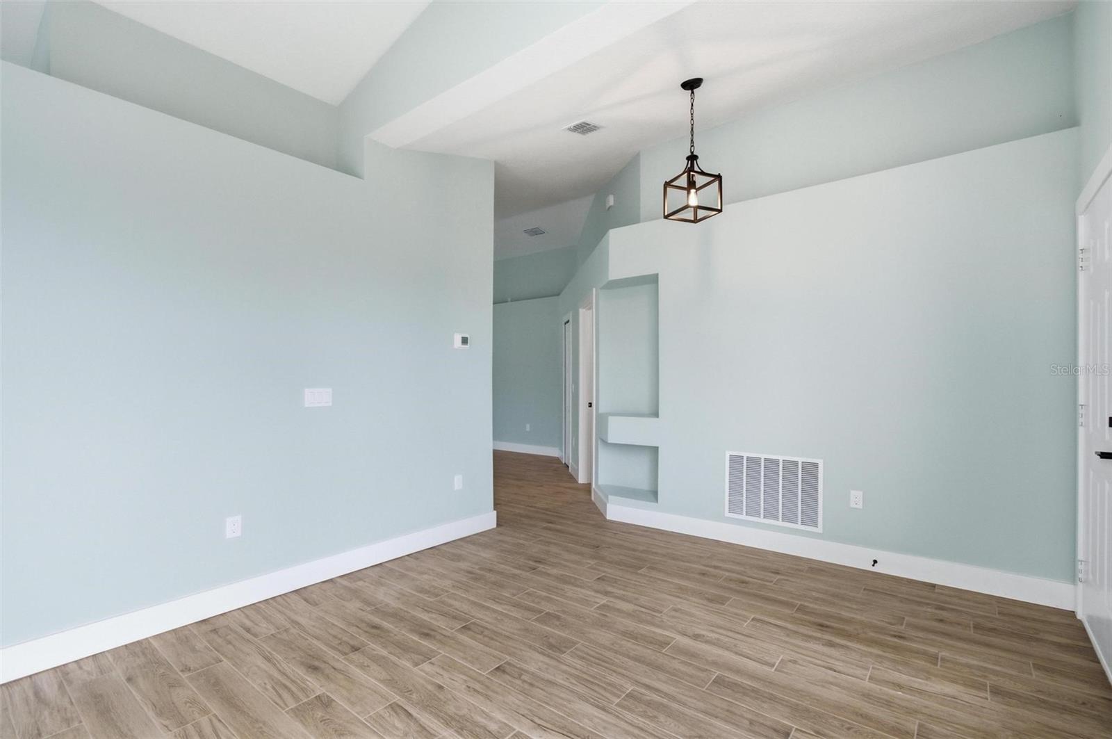 ROYAL PALMS - Residential