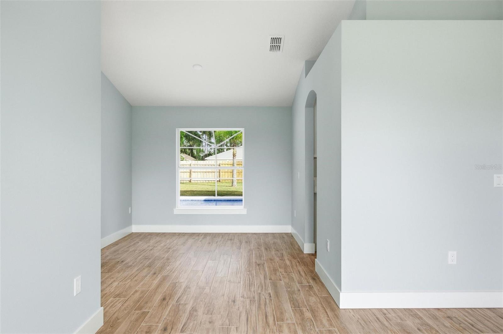 ROYAL PALMS - Residential