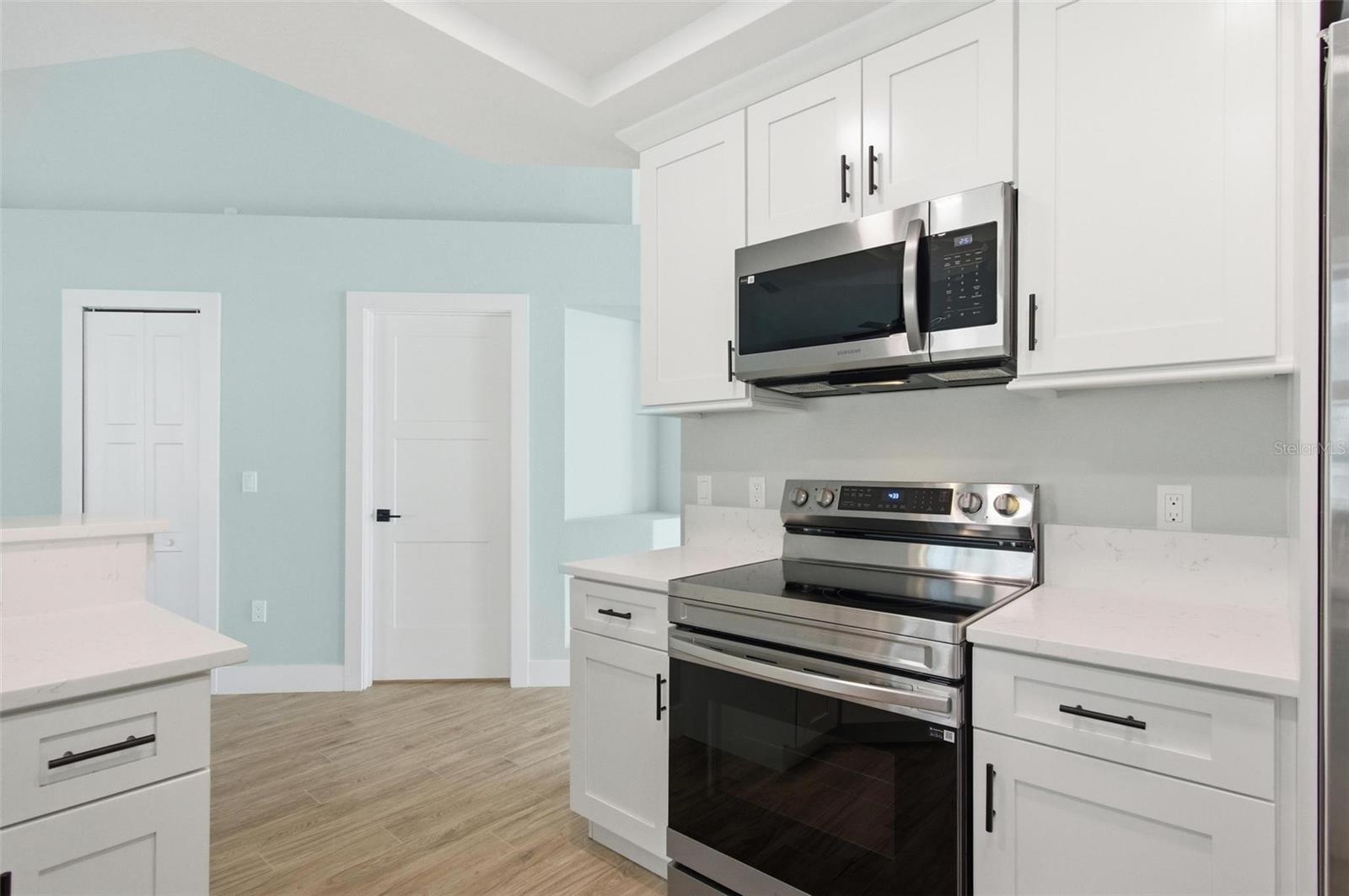 ROYAL PALMS - Residential