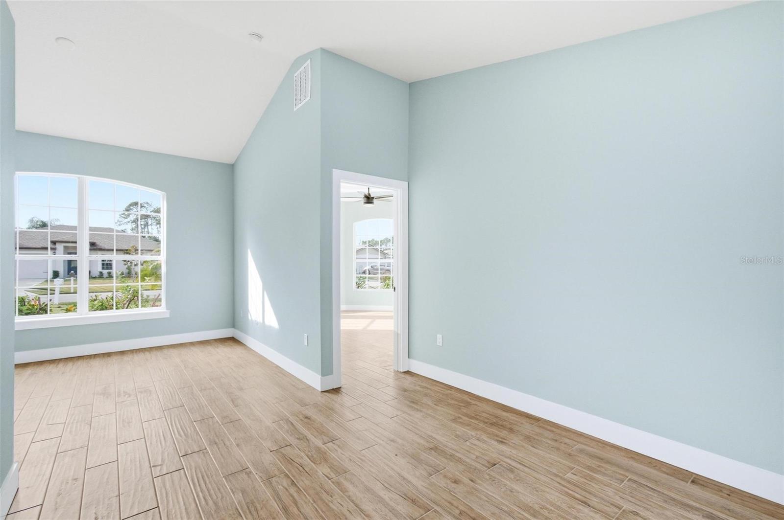 ROYAL PALMS - Residential