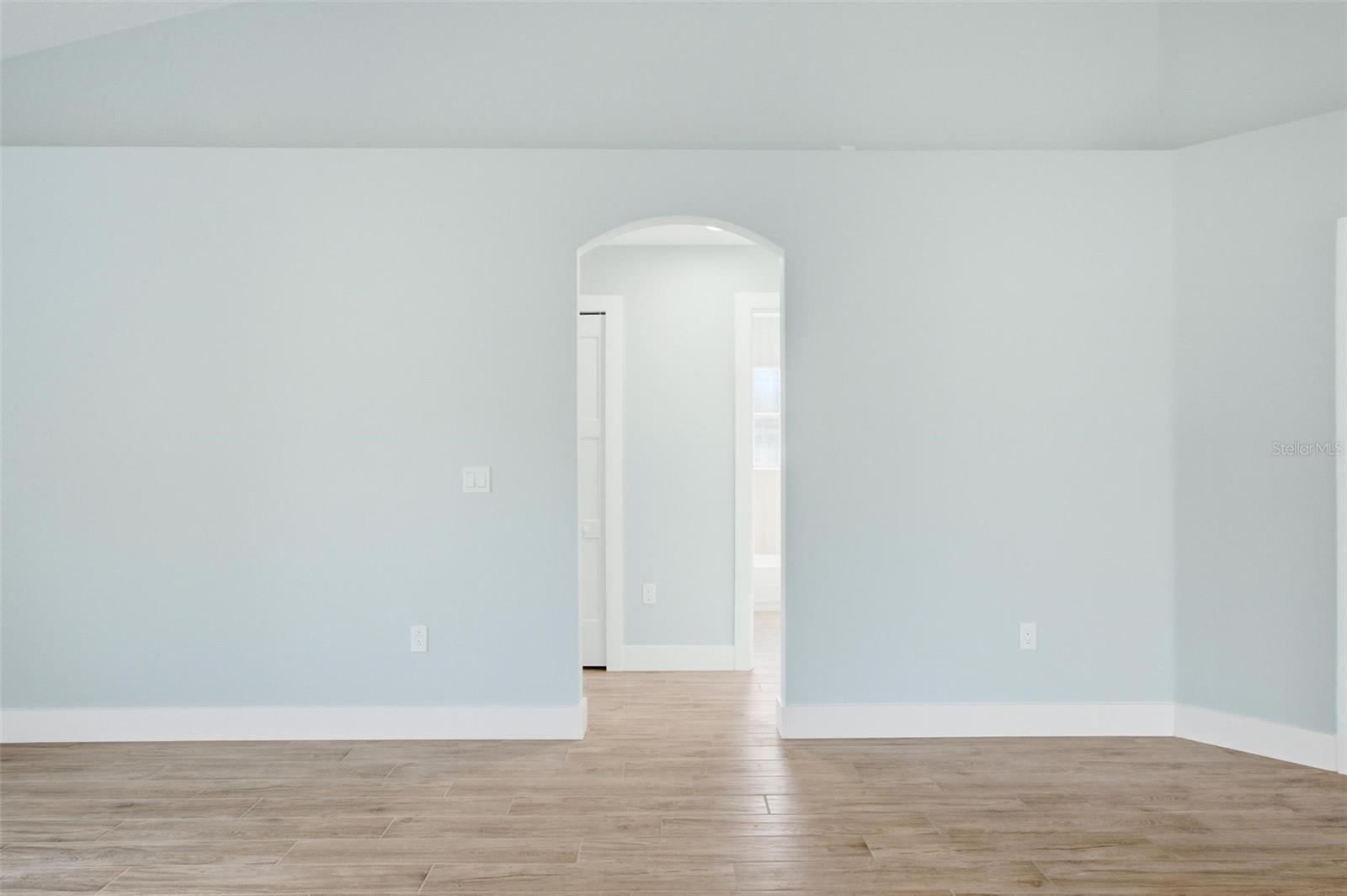 ROYAL PALMS - Residential