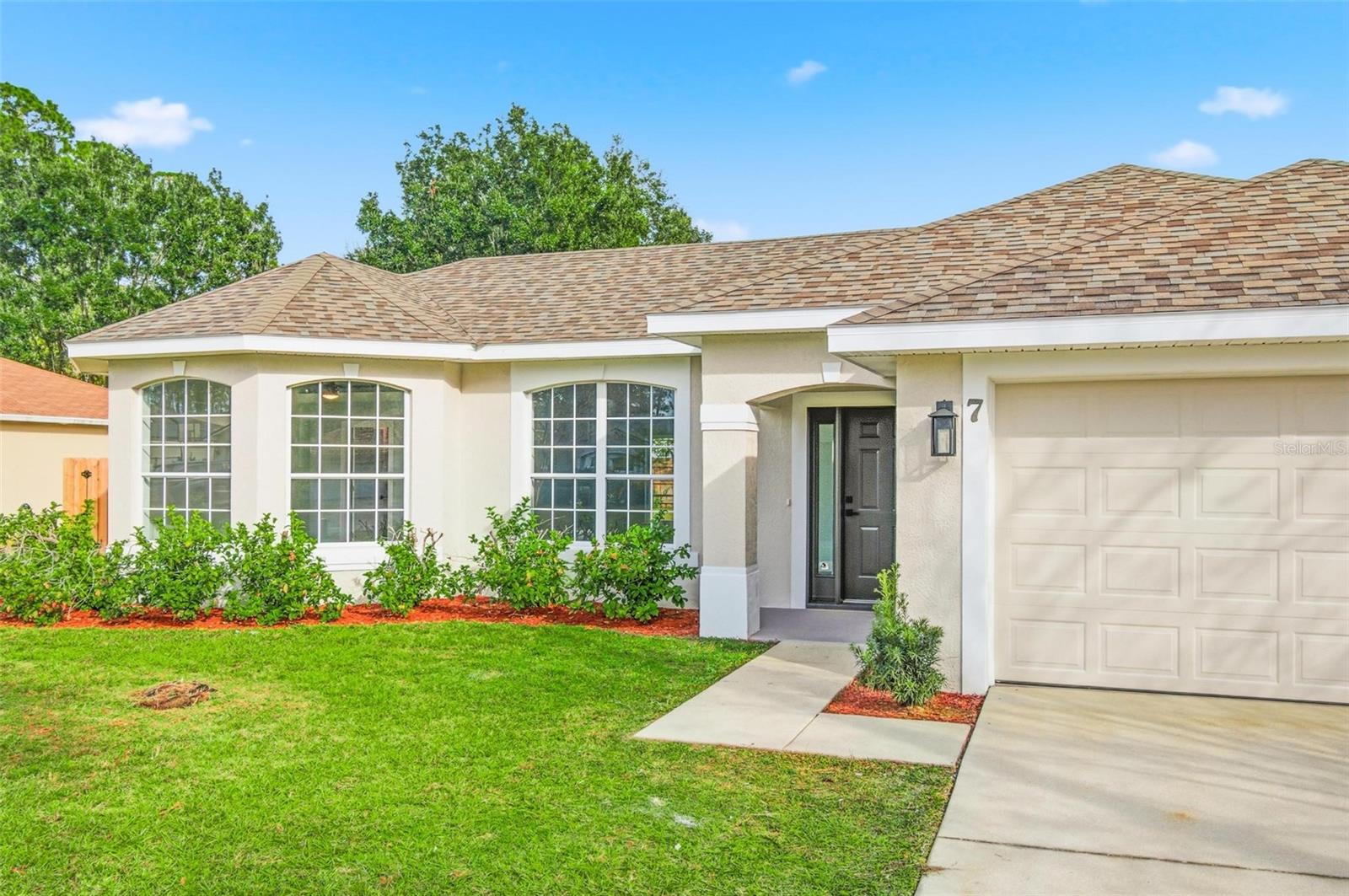 ROYAL PALMS - Residential