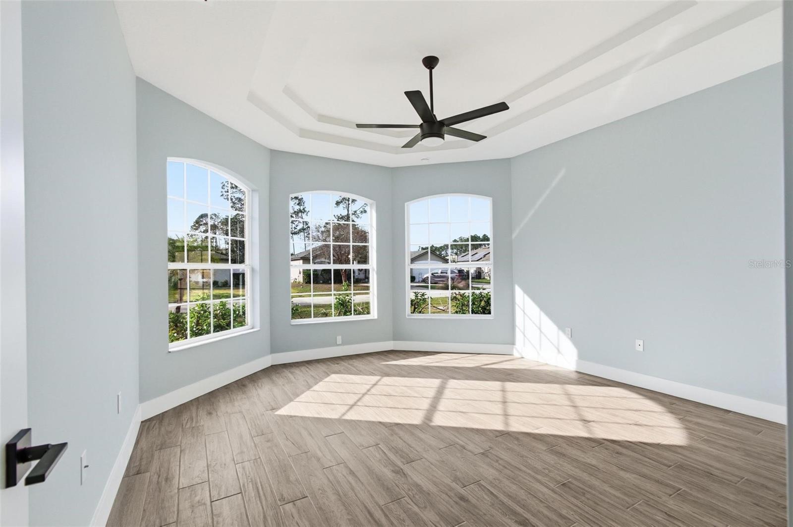 ROYAL PALMS - Residential