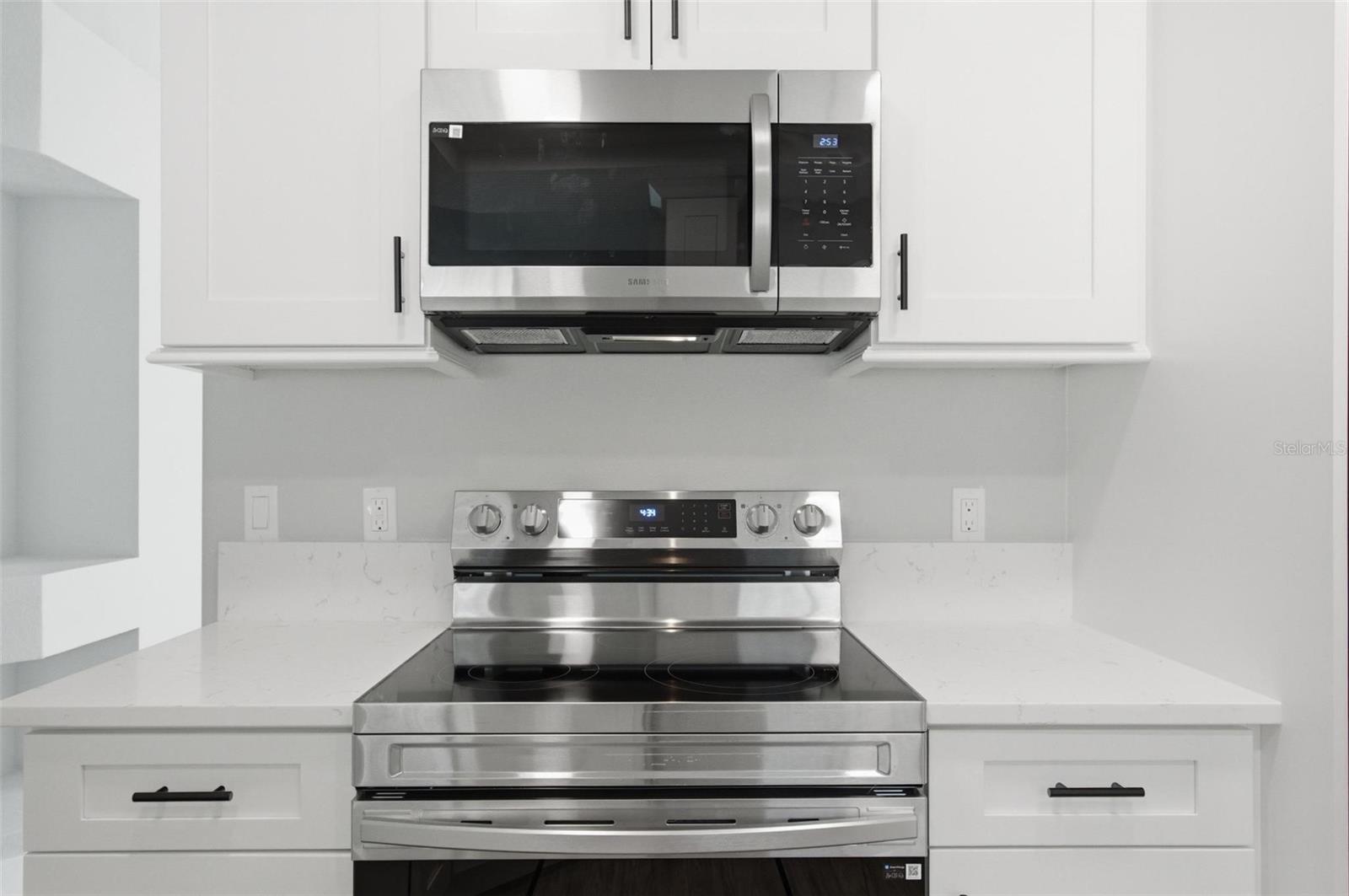 ROYAL PALMS - Residential