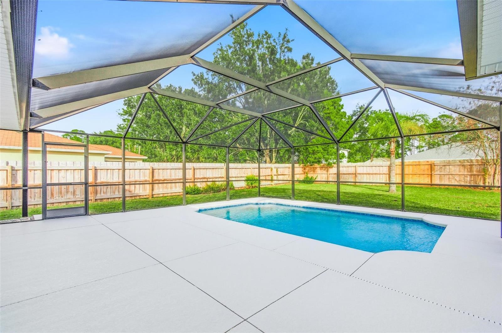 ROYAL PALMS - Residential