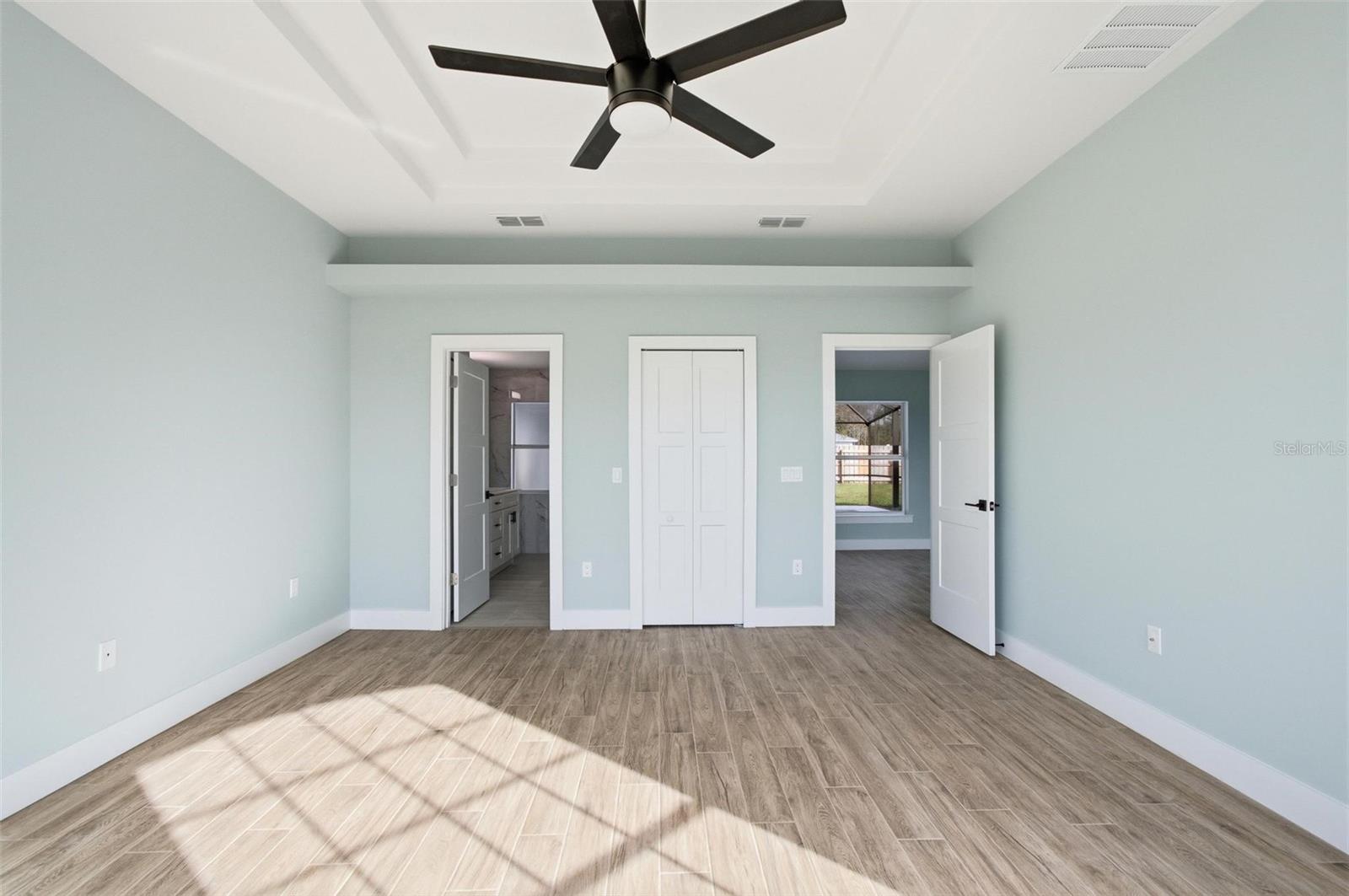 ROYAL PALMS - Residential