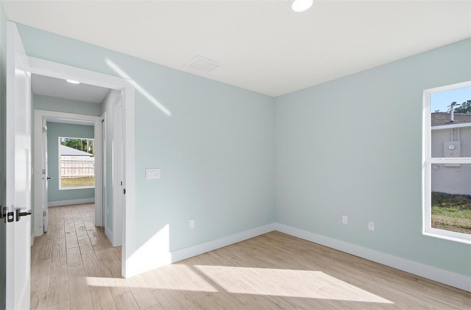 ROYAL PALMS - Residential