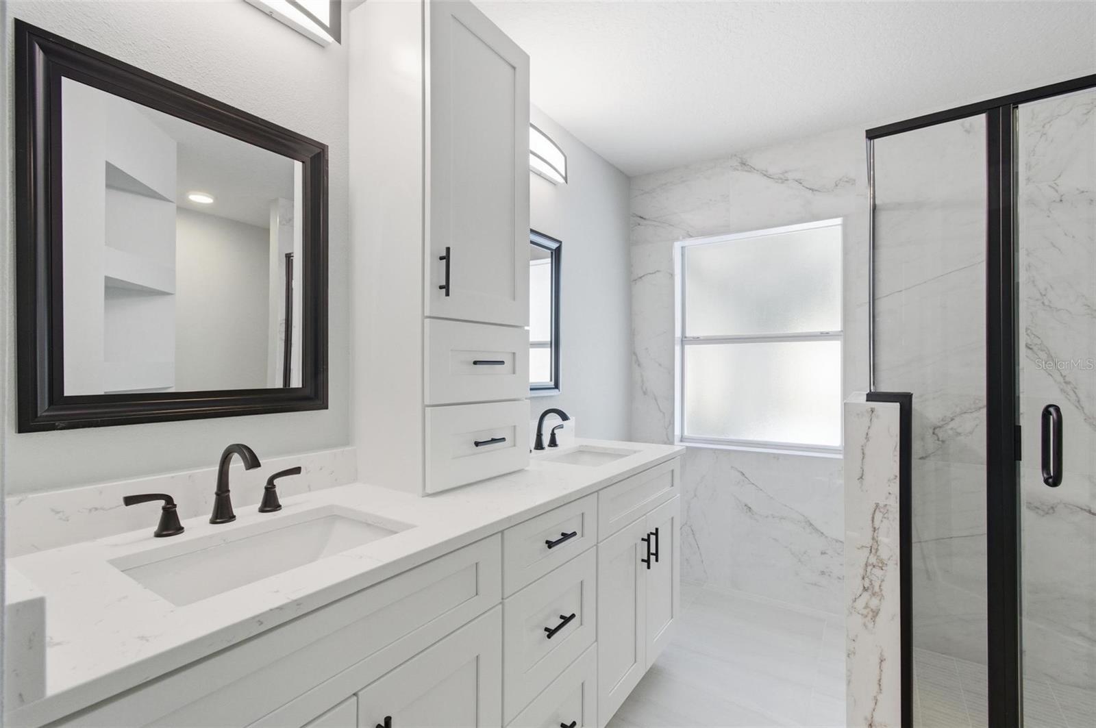 ROYAL PALMS - Residential