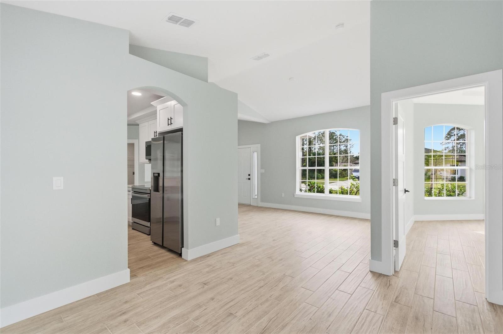 ROYAL PALMS - Residential