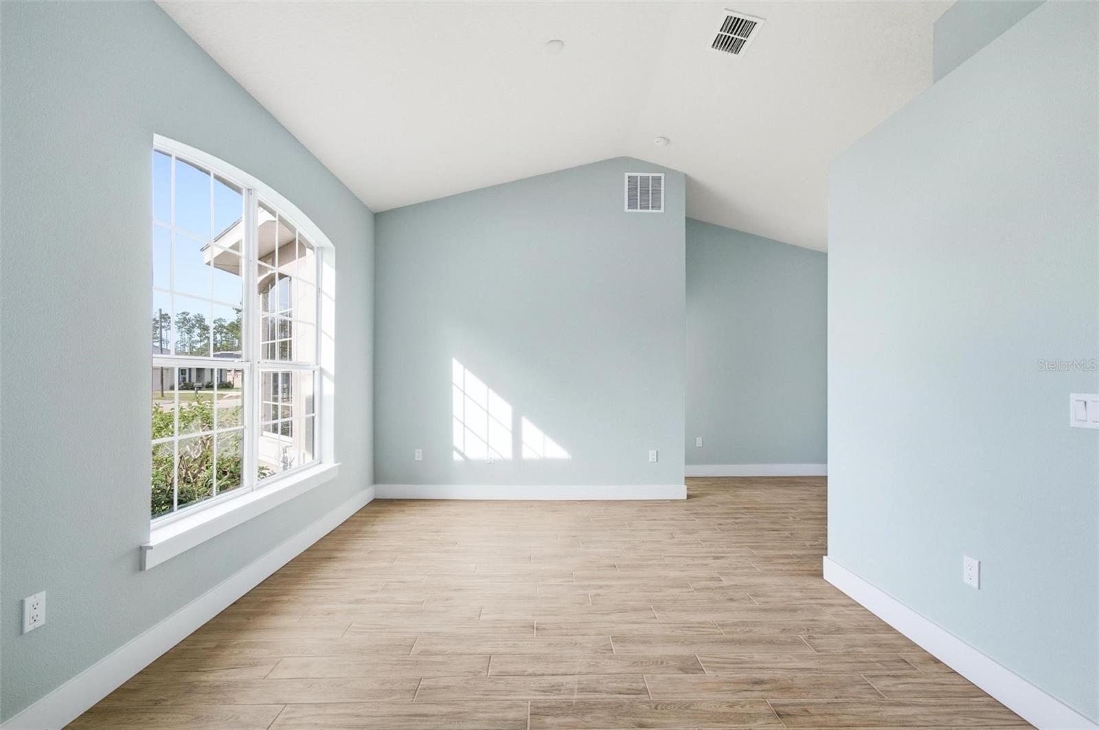 ROYAL PALMS - Residential