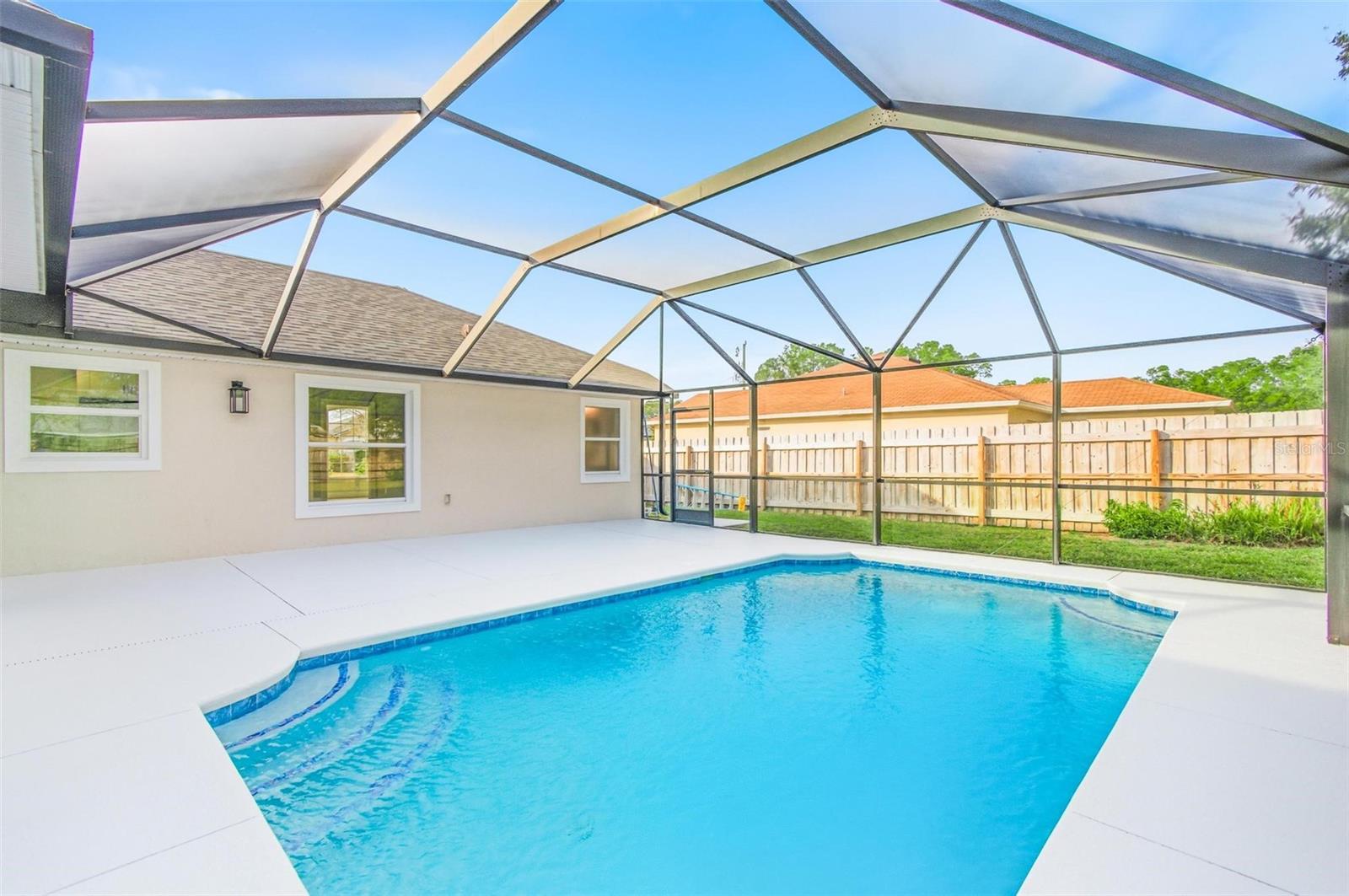 ROYAL PALMS - Residential