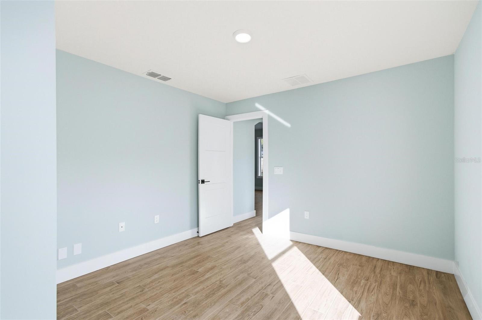 ROYAL PALMS - Residential