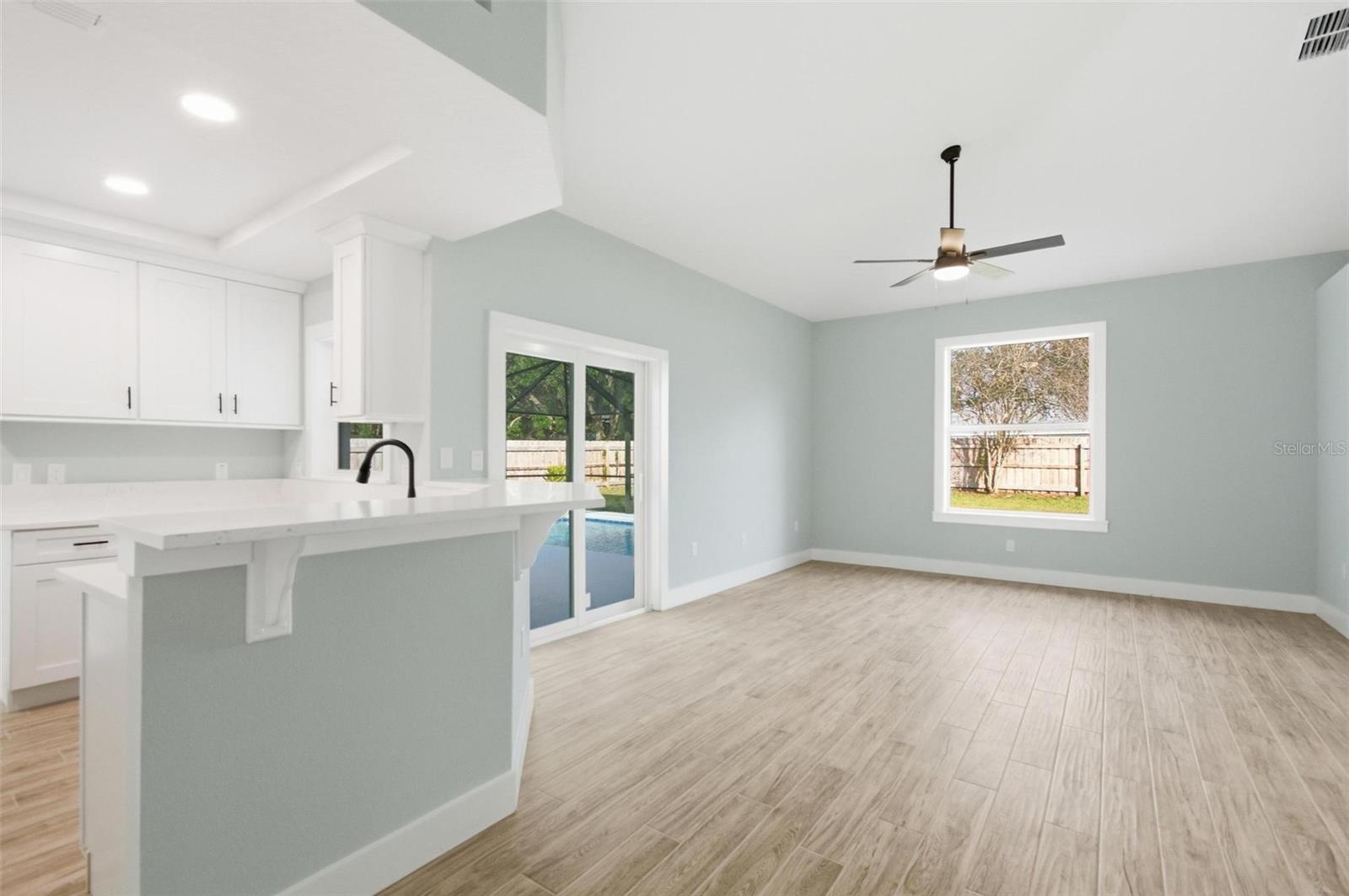 ROYAL PALMS - Residential