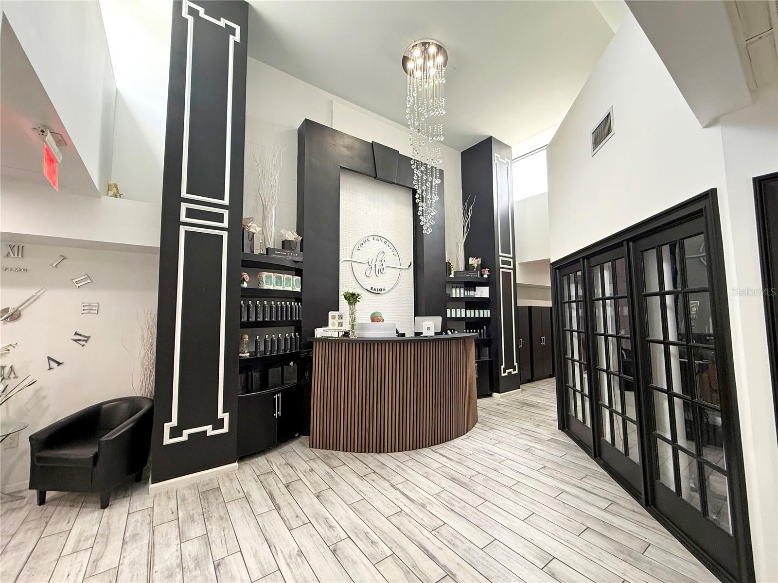 LAKE HIGHLAND PARK - Commercial Sale