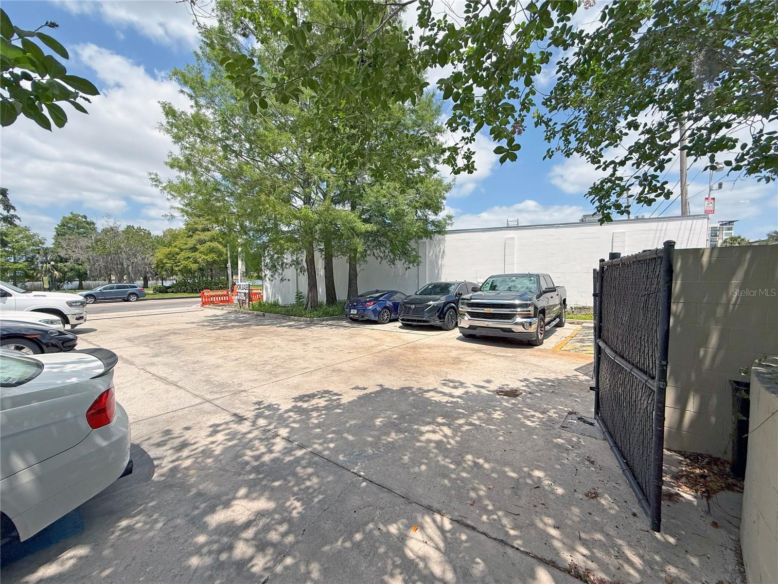 LAKE HIGHLAND PARK - Commercial Sale