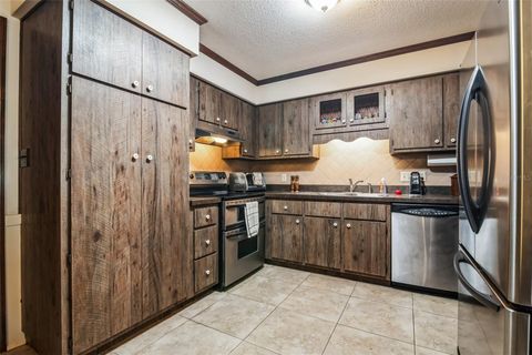 A home in HOWEY IN THE HILLS