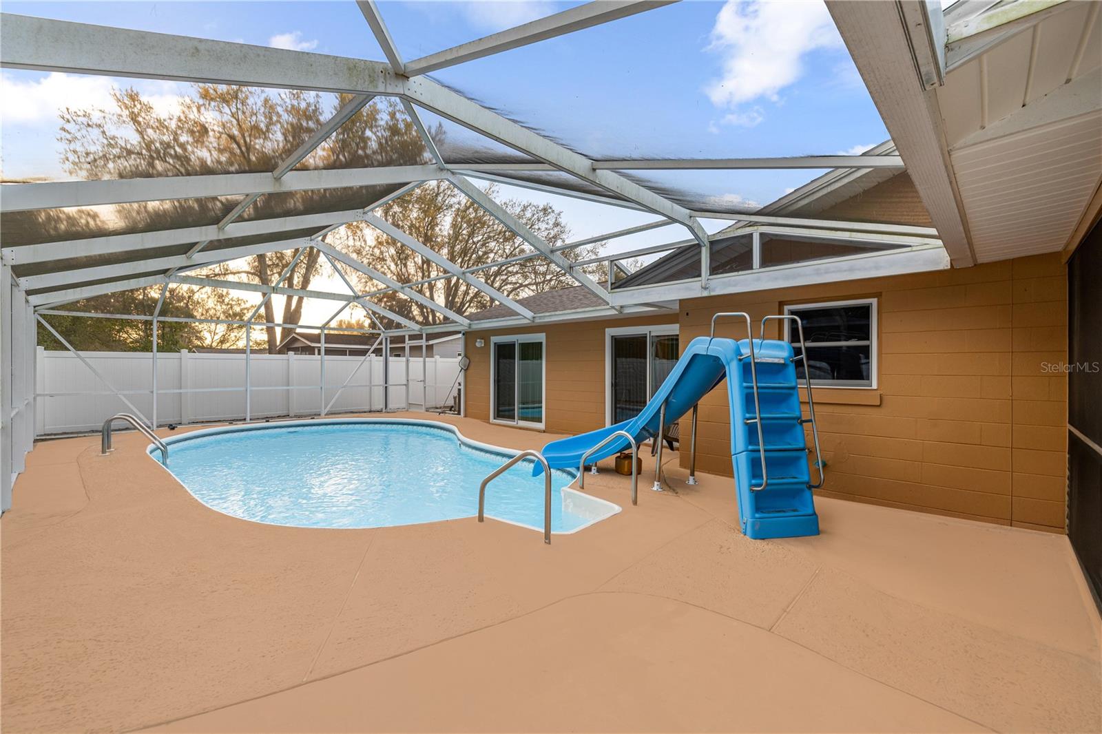 MARION OAKS UN 02 - Residential