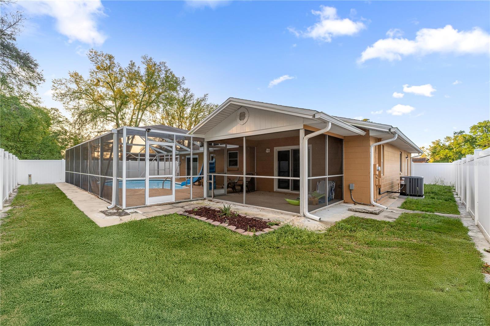 MARION OAKS UN 02 - Residential