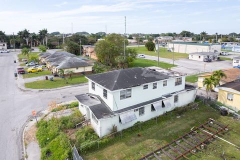 A home in BELLE GLADE