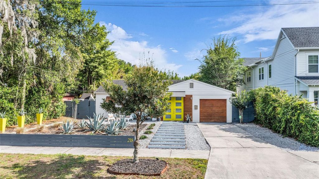 Photo of 218 E Harding Street, Orlando, FL 32806 (MLS # O6405588)