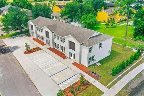 Photo of 172 Bowie Lane #E, Kissimmee, FL 34743 (MLS # O6414290)
