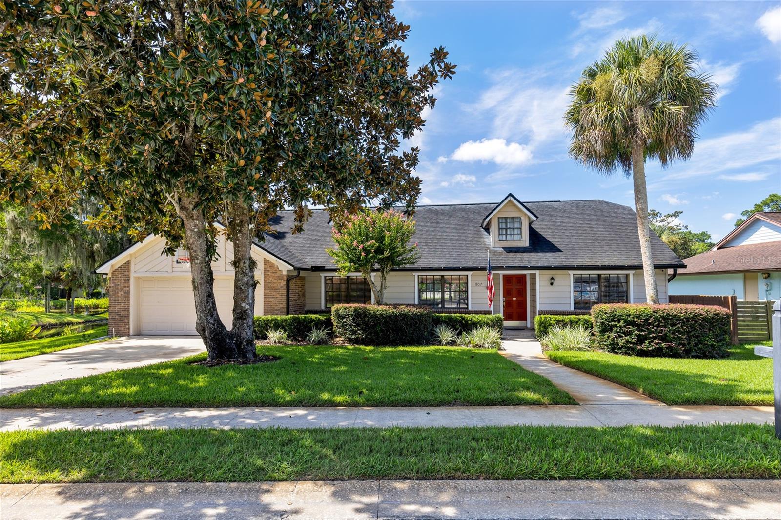 807 RIVERBEND BOULEVARD