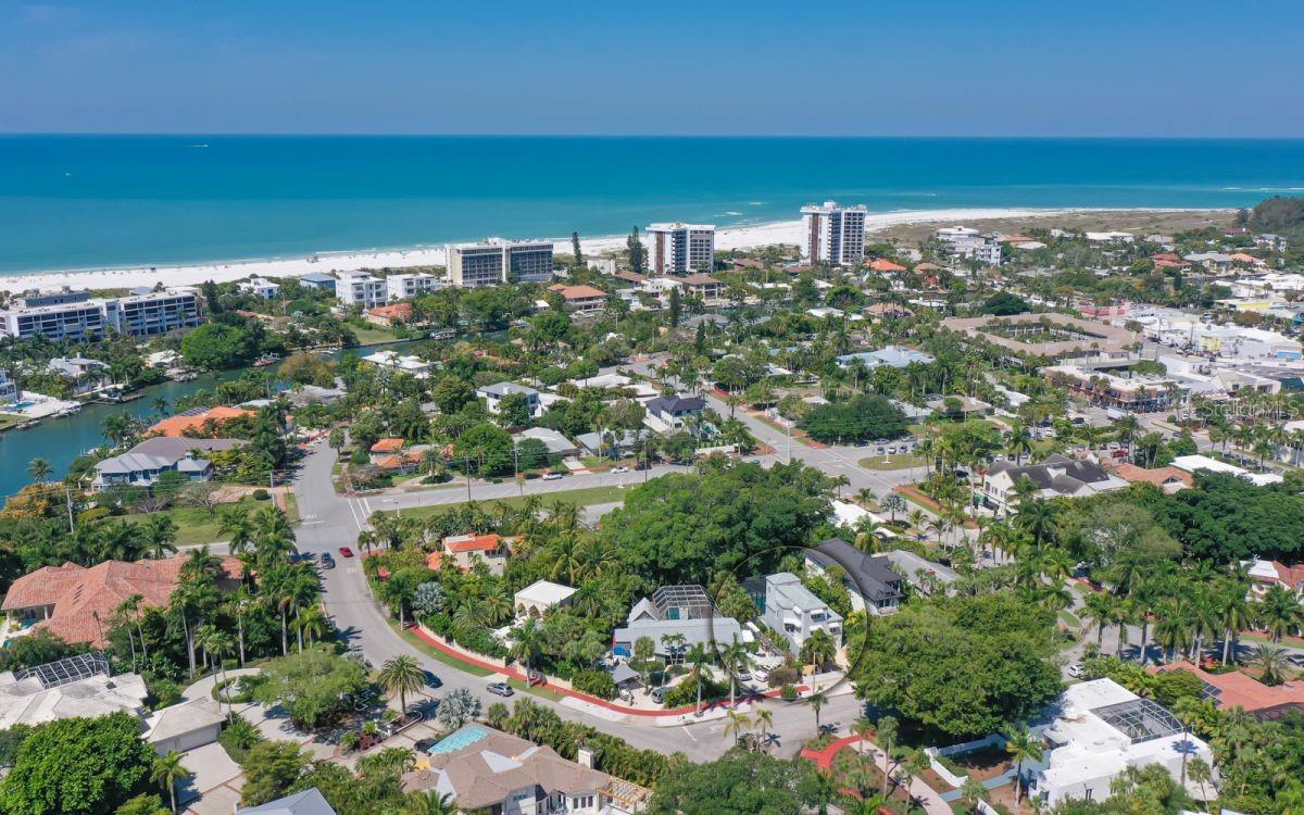 ST ARMANDS DIV/JOHN RINGLING E - Residential Lease