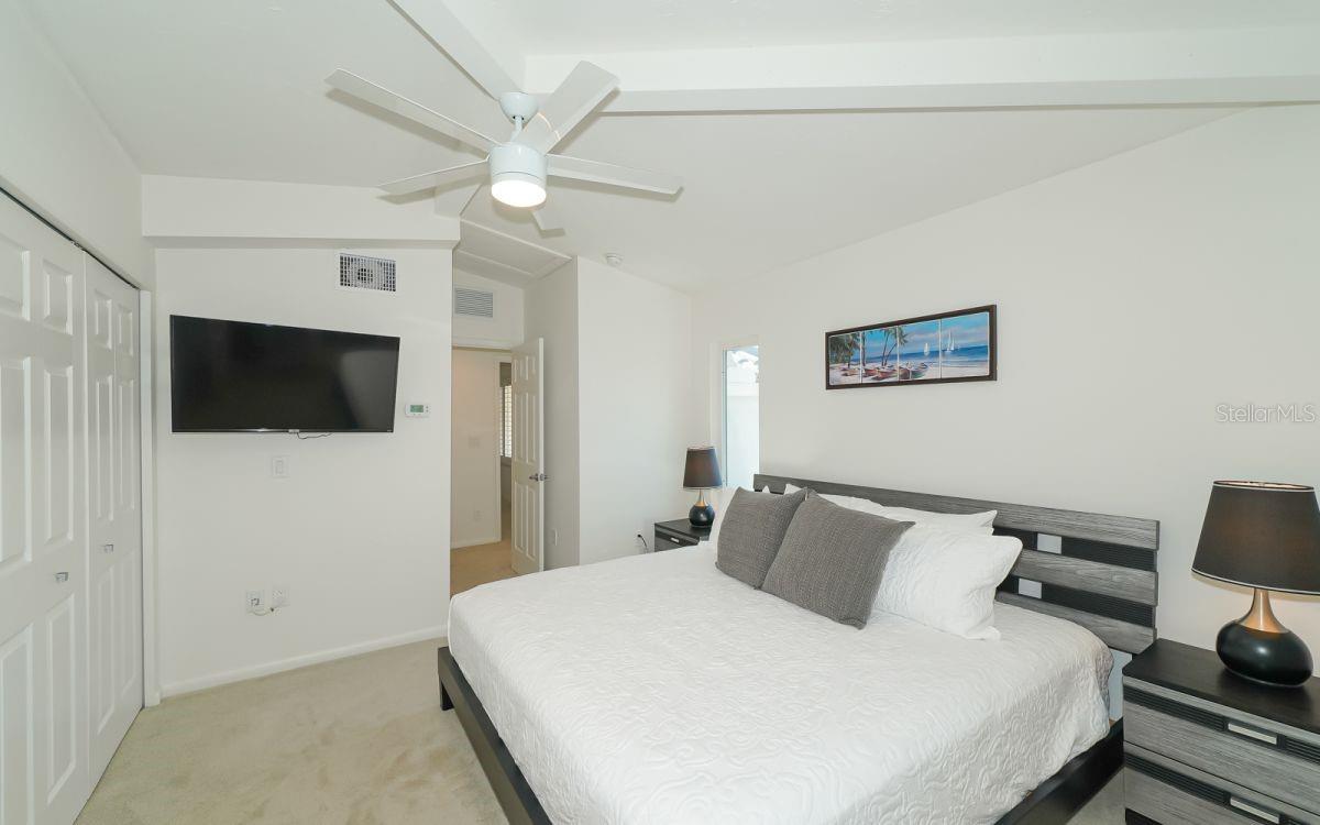 ST ARMANDS DIV/JOHN RINGLING E - Residential Lease