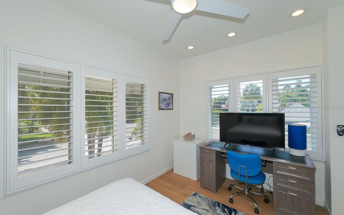 ST ARMANDS DIV/JOHN RINGLING E - Residential Lease