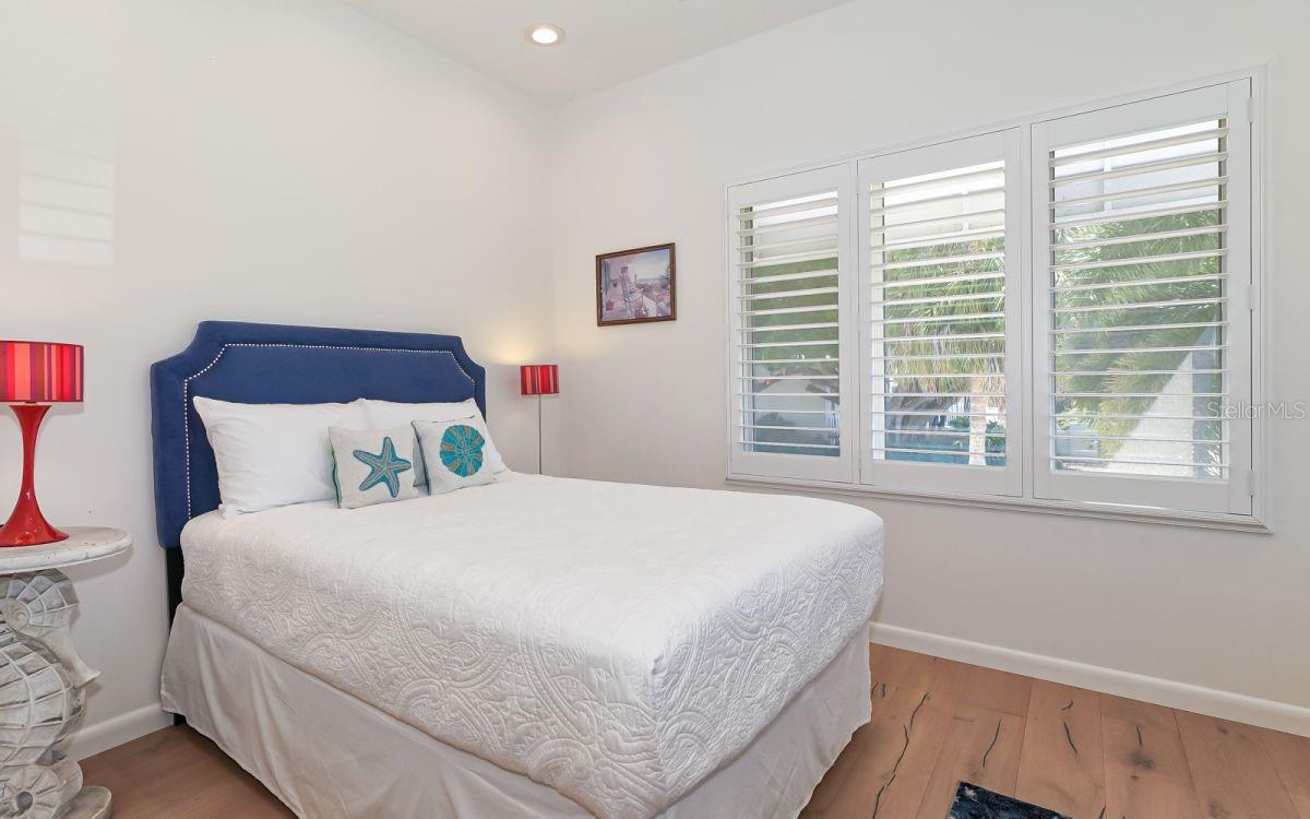 ST ARMANDS DIV/JOHN RINGLING E - Residential Lease