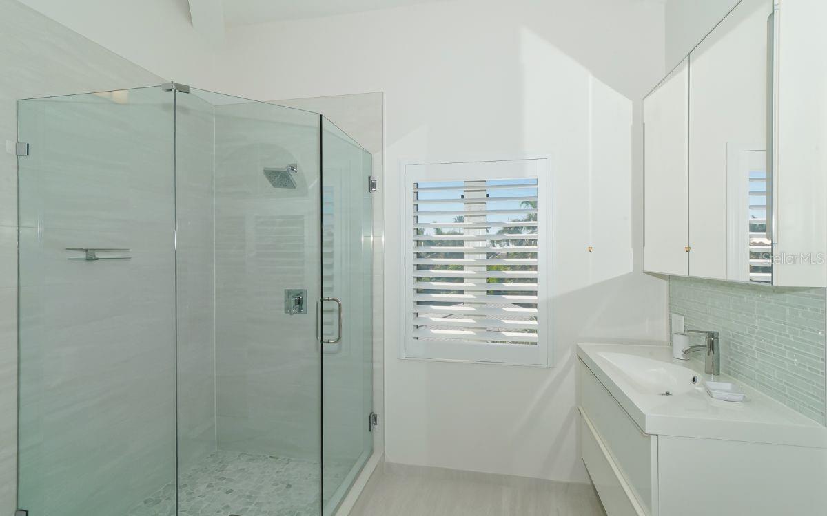 ST ARMANDS DIV/JOHN RINGLING E - Residential Lease