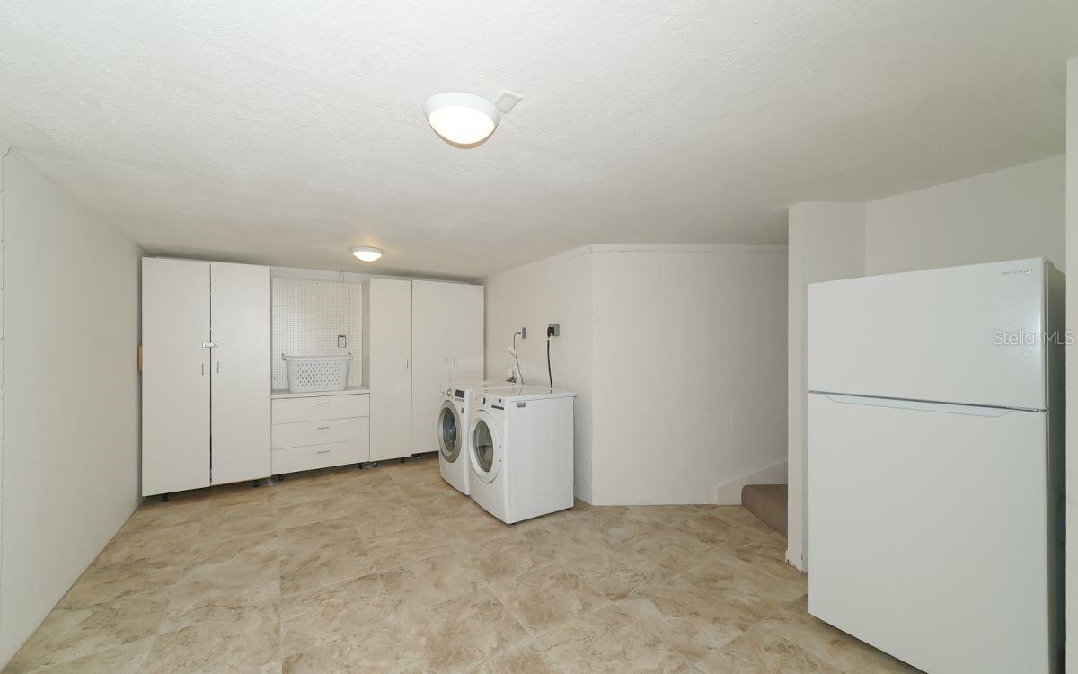 ST ARMANDS DIV/JOHN RINGLING E - Residential Lease