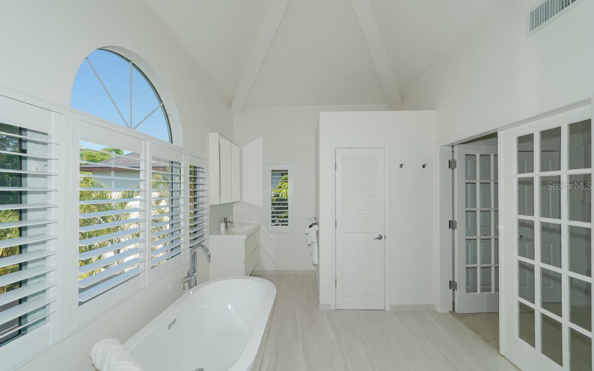 ST ARMANDS DIV/JOHN RINGLING E - Residential Lease