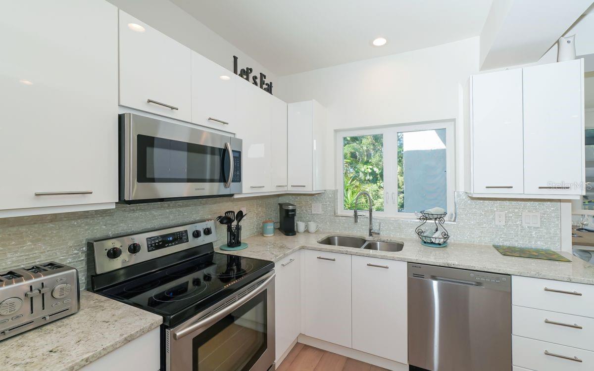 ST ARMANDS DIV/JOHN RINGLING E - Residential Lease