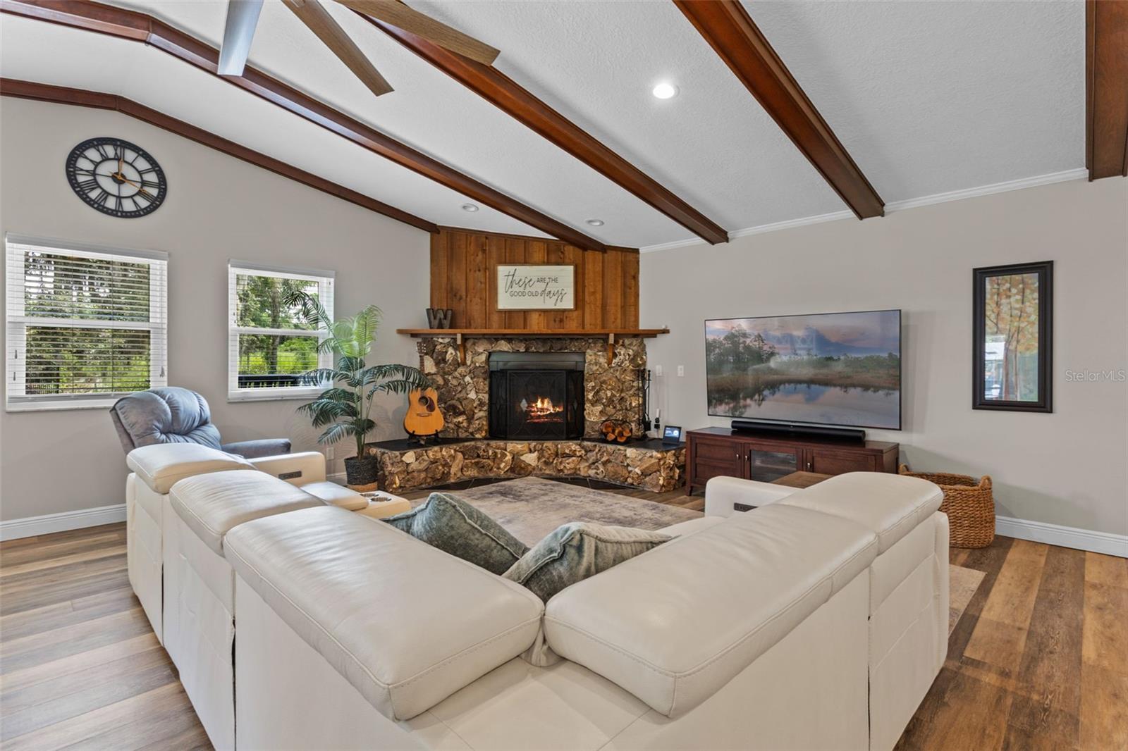 11815 LAKE SUSAN