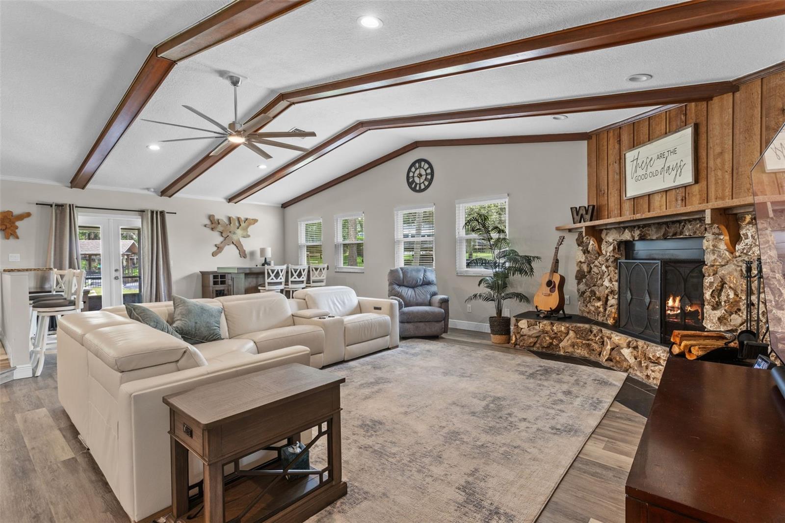 11815 LAKE SUSAN